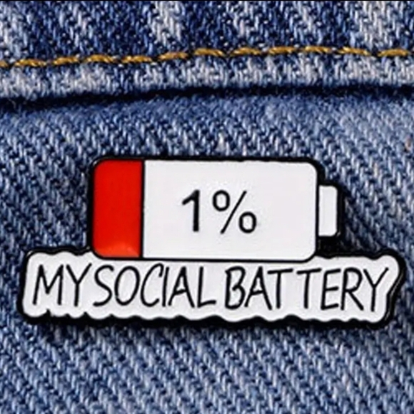 Funny 1% My Social Battery Level Brooch Enamel Pin - Picture 1 of 4